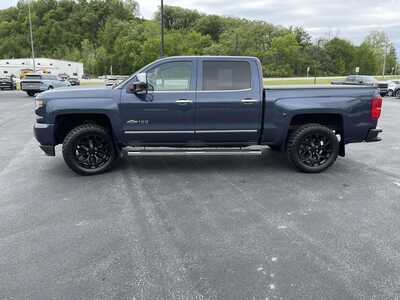 2018 Chevrolet 1500 Crew Cab, $21699.00. Photo 6