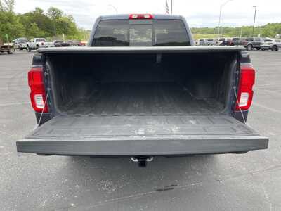2018 Chevrolet 1500 Crew Cab, $21699.00. Photo 9
