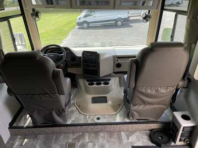 2022 Thor Motor Coach, $95000.00. Photo 12