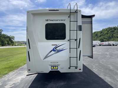 2022 Thor Motor Coach, $95000.00. Photo 7