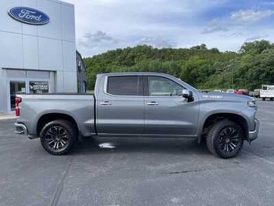 2020 Chevrolet 1500 Crew Cab, $25299.00. Photo 2