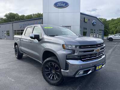 2020 Chevrolet 1500 Crew Cab, $25299.00. Photo 3