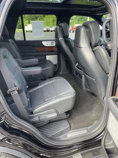 2023 Lincoln Navigator, $63899.00. Photo 12
