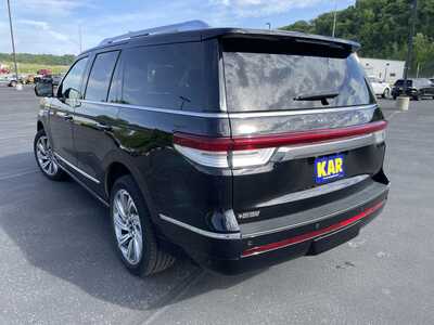 2023 Lincoln Navigator, $63899.00. Photo 7