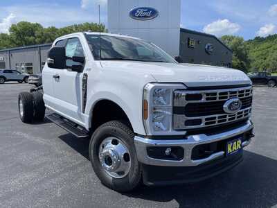 2026 Ford F350 Ext Cab, $61895.00. Photo 3