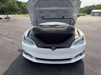 2019 Tesla Model S, $27000.00. Photo 4