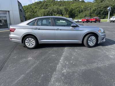2020 Volkswagen Jetta, $17000.00. Photo 2