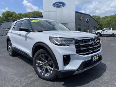 2026 Ford Explorer, $43599.00. Photo 3