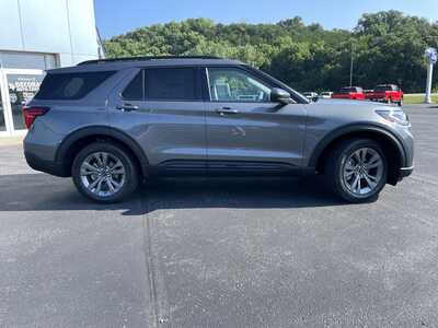 2026 Ford Explorer, $46800.00. Photo 2