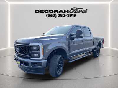 2023 Ford F250 Crew Cab, $43000.00. Photo 3