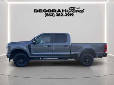 2023 Ford F250 Crew Cab, $43000.00. Photo 4
