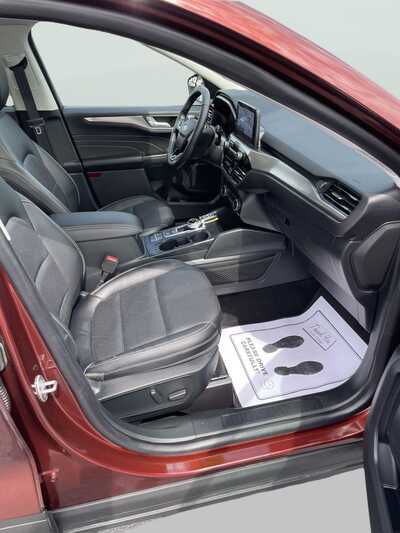 2021 Ford Escape, $24599.00. Photo 11