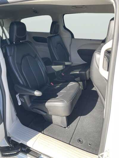 2024 Chrysler Pacifica, $22699. Photo 12