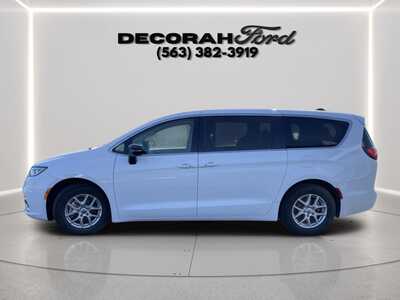 2024 Chrysler Pacifica, $22699. Photo 4