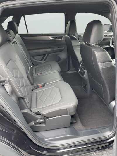 2024 Volkswagen Atlas, $25799. Photo 12