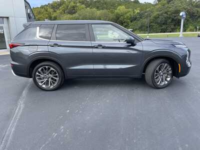 2024 Mitsubishi Outlander, $23999. Photo 2