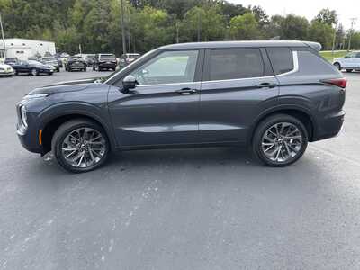 2024 Mitsubishi Outlander, $23999. Photo 6