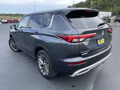 2024 Mitsubishi Outlander, $23999. Photo 7