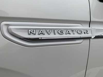 2024 Lincoln Navigator, $105998. Photo 8