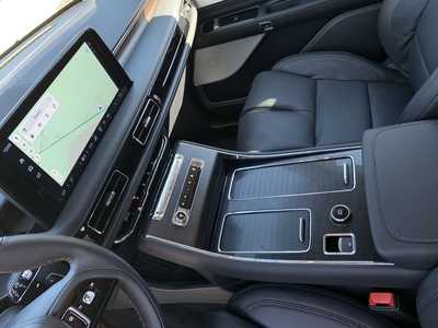 2025 Lincoln Aviator, $73682. Photo 12