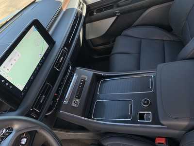 2025 Lincoln Aviator, $73052. Photo 12
