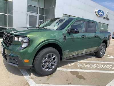 2025 Ford Maverick, $33605. Photo 2