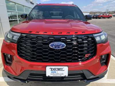 2025 Ford Explorer, $56943. Photo 5