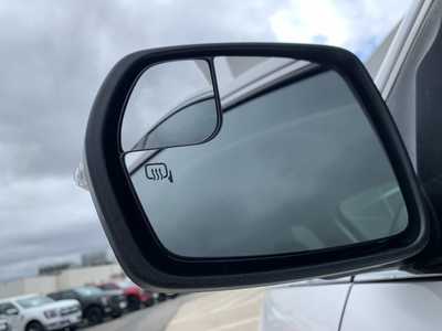 2018 Ford Edge, $13998. Photo 9