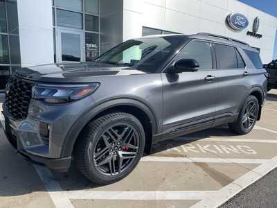 2025 Ford Explorer, $48589. Photo 2