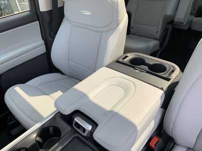 2025 Ford Expedition Max, $83705. Photo 9