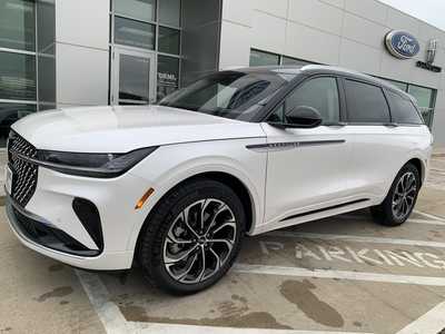 2025 Lincoln Nautilus, $63999. Photo 2