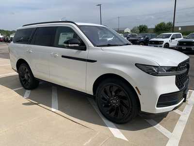 2025 Lincoln Navigator, $108940. Photo 7