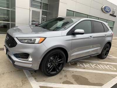 2022 Ford Edge, $24998. Photo 2
