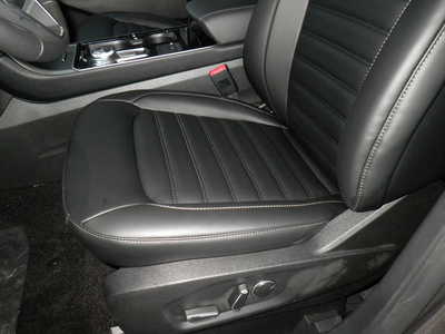 2019 Ford Edge, $17998. Photo 10