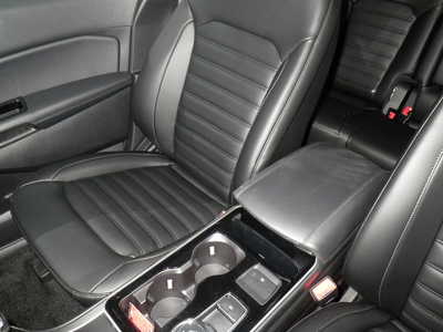 2019 Ford Edge, $17998. Photo 12