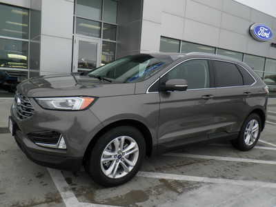 2019 Ford Edge, $17998. Photo 2