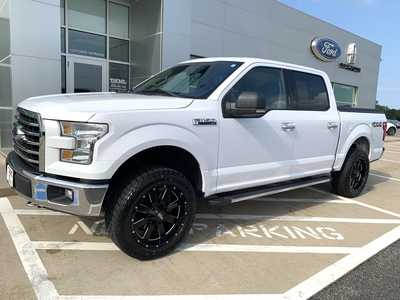 2015 Ford F150 Crew Cab, $21998. Photo 2