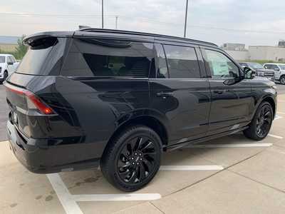 2025 Lincoln Navigator, $108190. Photo 8