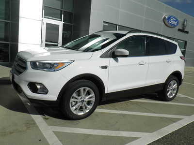 2018 Ford Escape, $15998. Photo 2