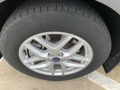 2021 Ford Edge, $22998. Photo 11