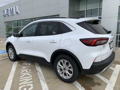 2024 Ford Escape, $23998. Photo 3
