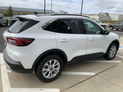 2024 Ford Escape, $23998. Photo 8