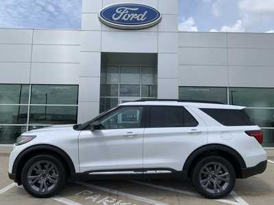 2025 Ford Explorer, $45998. Photo 4