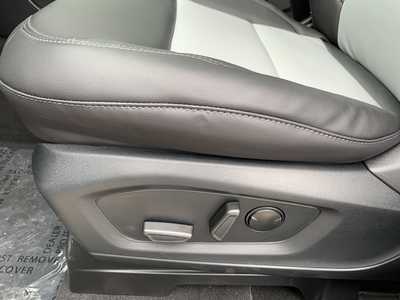 2023 Ford Explorer, $33998. Photo 12