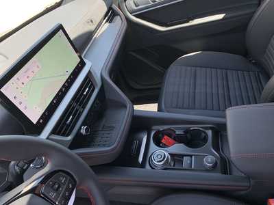 2025 Ford Explorer, $48998. Photo 12