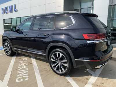 2021 Volkswagen Atlas, $30998. Photo 3