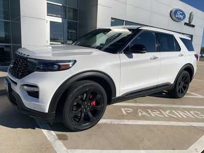 2022 Ford Explorer, $34998. Photo 2