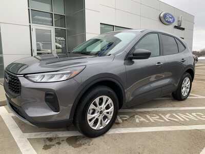 2025 Ford Escape, $22998. Photo 2