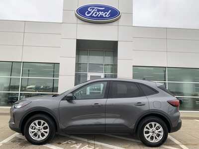 2025 Ford Escape, $22998. Photo 4