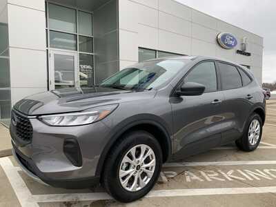 2025 Ford Escape, $22998. Photo 1